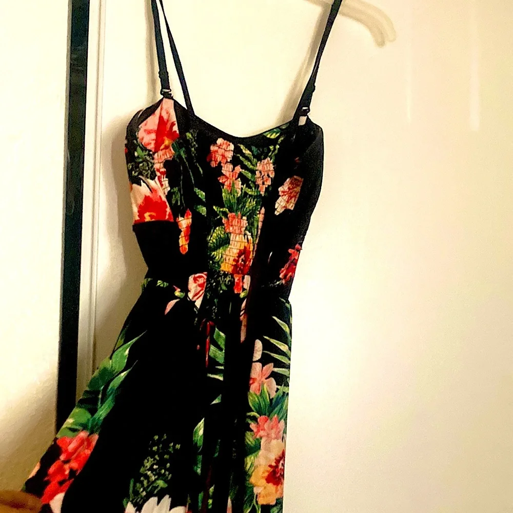 2 cute Rompers - Picture 7 of 7